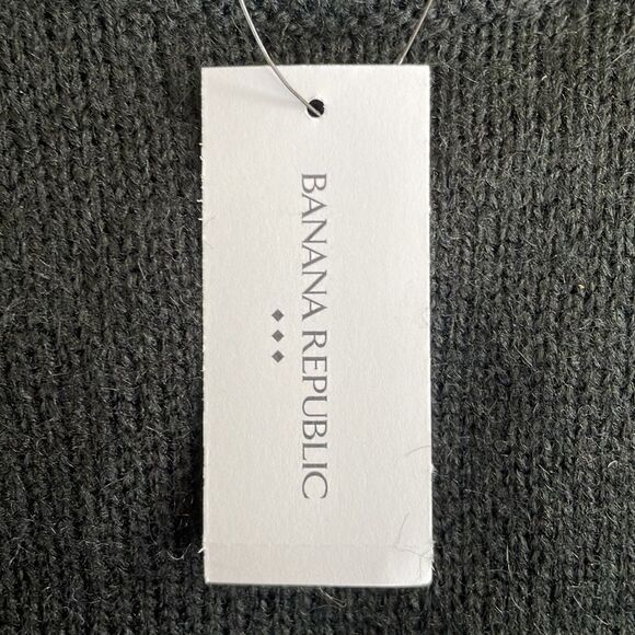 BANANA REPUBLIC Essential Crew Neck Sweater, Black, Size Medium - Picture 9 of 11